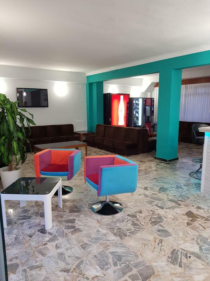 Hostal Rosi لاريدو المظهر الخارجي الصورة